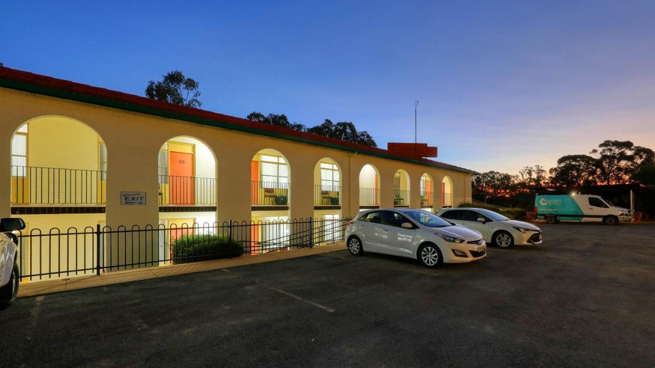 Bishops Lodge Narrandera Luaran gambar