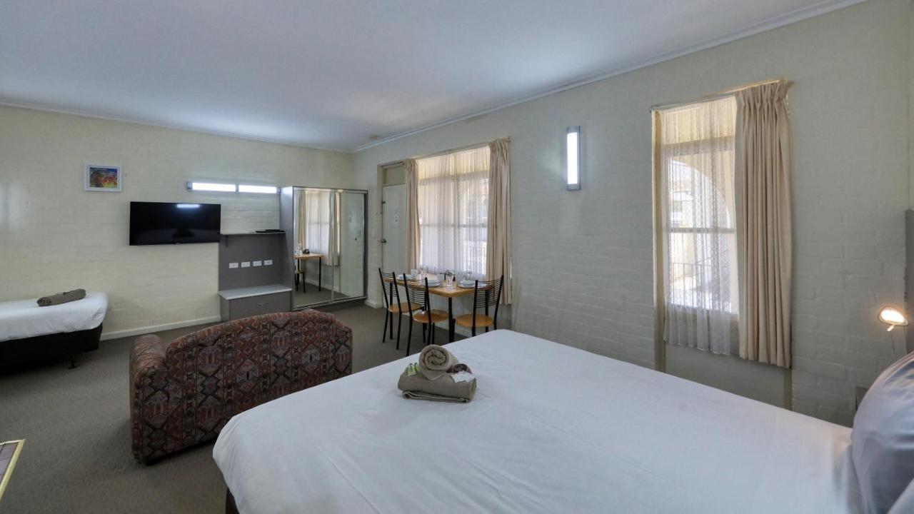 Bishops Lodge Narrandera Luaran gambar