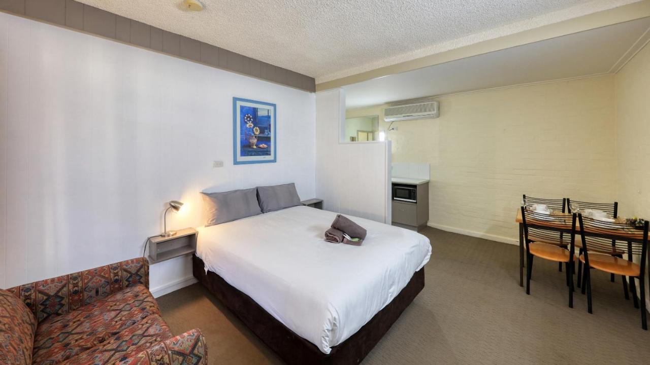 Bishops Lodge Narrandera Luaran gambar